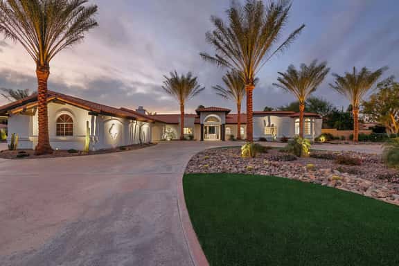Desert Court Dreams' Pickleball, Mini Golf & More! - Image 1