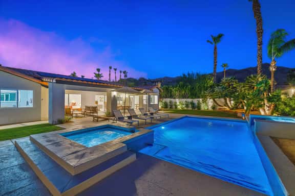 Paloma House' 5 BR w/ Pool, Spa & Gorgeous Views! - Image 1