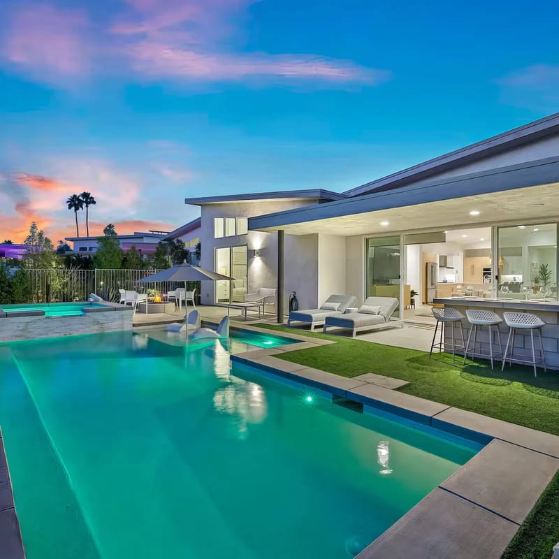 Huntley House' Swanky Desert Modernism
